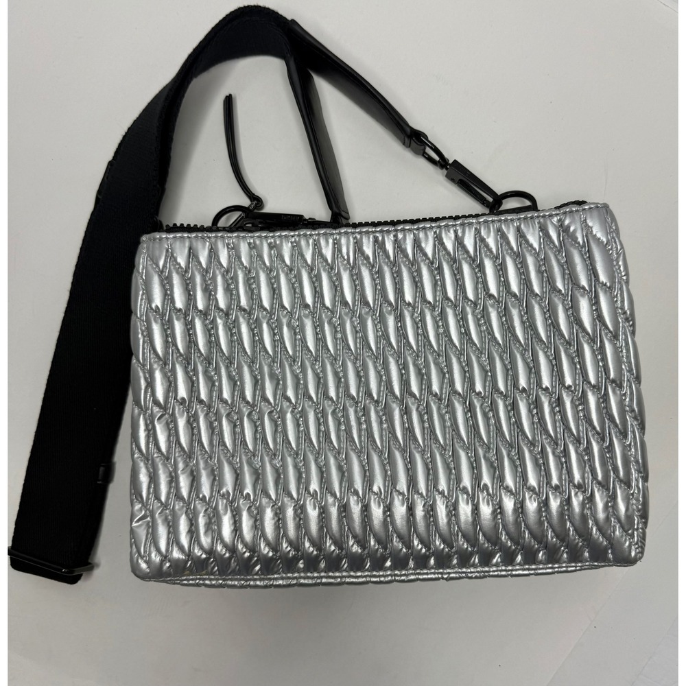 DKNY Mack East West Small Crossbody Silver Quilted Minimalist festival Y2k - Picture 2 of 9